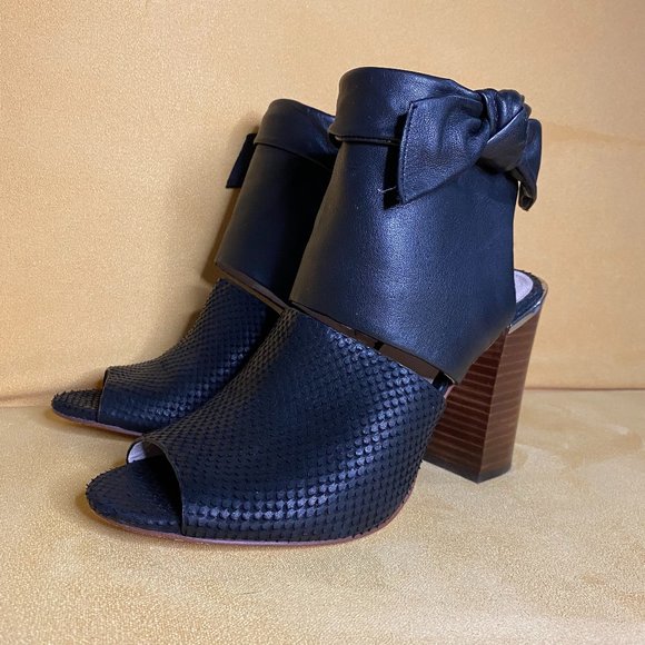 Louise Et Cie Black Platform Sandals - Picture 1 of 3
